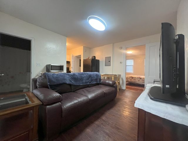 89A Second Street 1, Cambridge, MA 02141