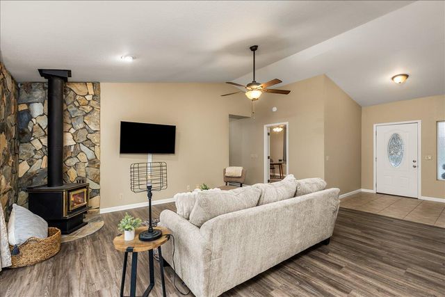 17117 Lawrence Way, Grass Valley, CA 95949