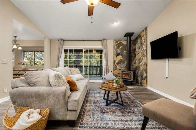 17117 Lawrence Way, Grass Valley, CA 95949