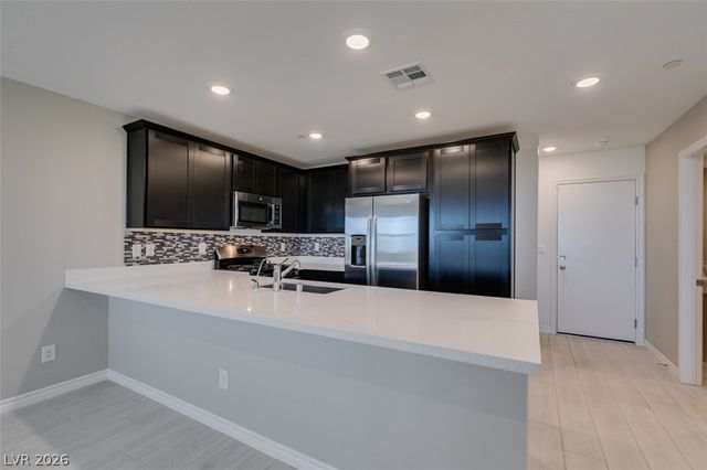 6184 Rathbone St, Las Vegas, NV 89166