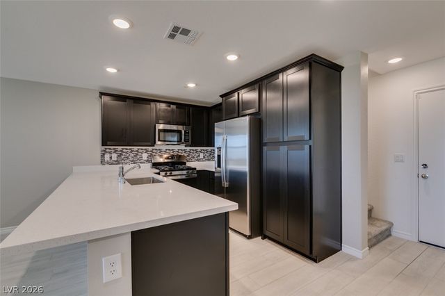 6184 Rathbone St, Las Vegas, NV 89166