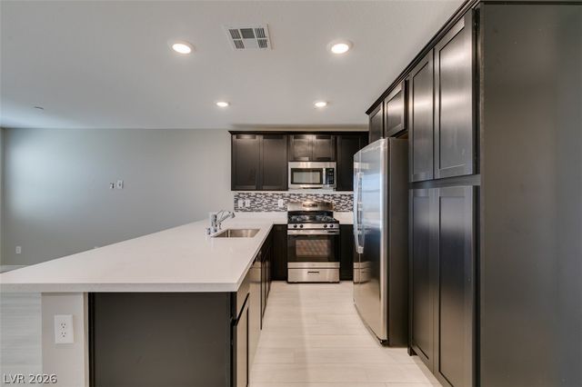 6184 Rathbone St, Las Vegas, NV 89166