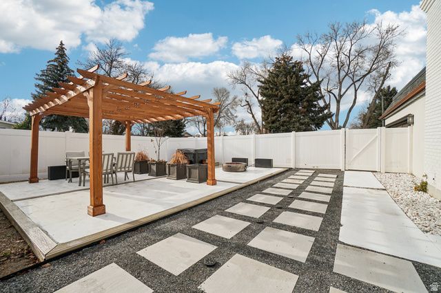 1475 E LAKEWOOD DR, Holladay, UT 84117