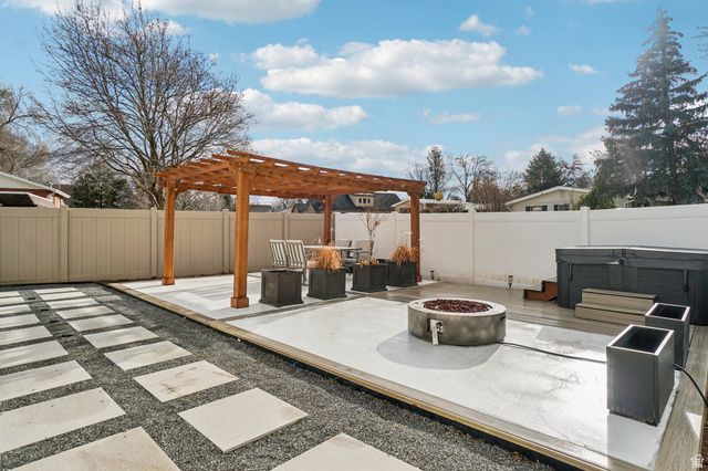 1475 E LAKEWOOD DR, Holladay, UT 84117