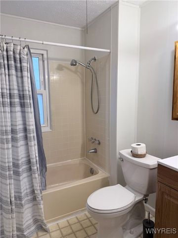 1852 Niagara Avenue, Niagara Falls, NY 14305