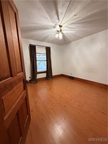 1852 Niagara Avenue, Niagara Falls, NY 14305