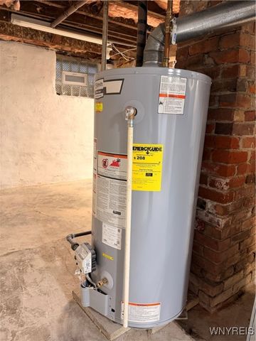 1852 Niagara Avenue, Niagara Falls, NY 14305