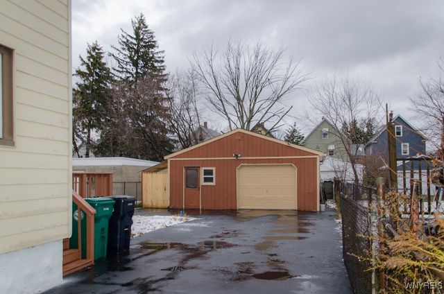 1852 Niagara Avenue, Niagara Falls, NY 14305