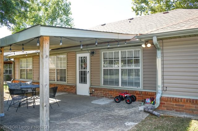 1108 N Bermuda Drive, Stigler, OK 74462