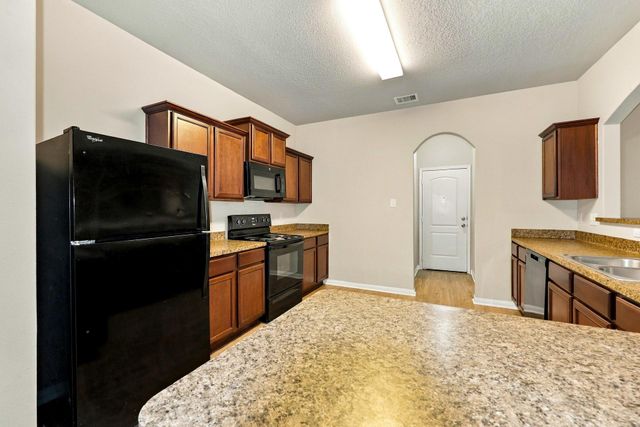 5827 Golden Cove Road, Cove, TX 77523