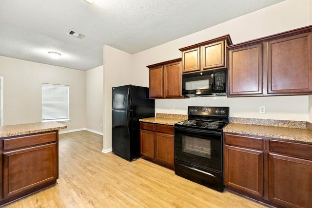 5827 Golden Cove Road, Cove, TX 77523