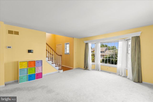 660 WOODSIDE RD, York, PA 17406