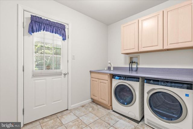 660 WOODSIDE RD, York, PA 17406