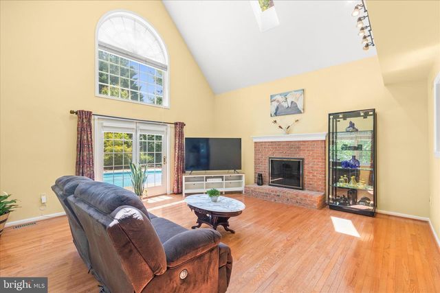 660 WOODSIDE RD, York, PA 17406