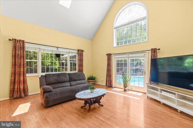 660 WOODSIDE RD, York, PA 17406