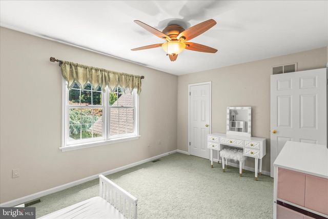 660 WOODSIDE RD, York, PA 17406