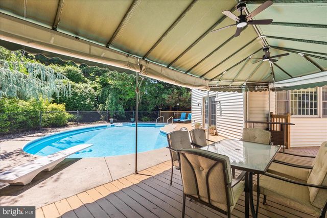 660 WOODSIDE RD, York, PA 17406