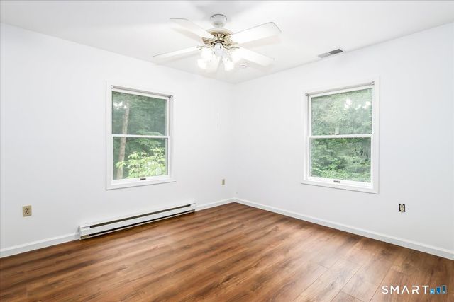 33 Greenknoll Drive, Brookfield, CT 06804