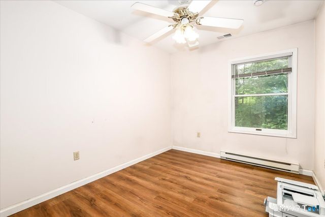 33 Greenknoll Drive, Brookfield, CT 06804