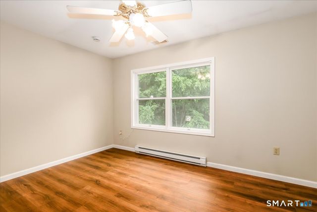 33 Greenknoll Drive, Brookfield, CT 06804