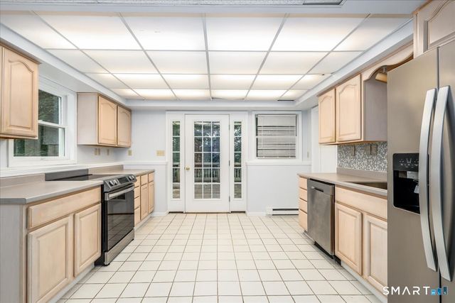 33 Greenknoll Drive, Brookfield, CT 06804