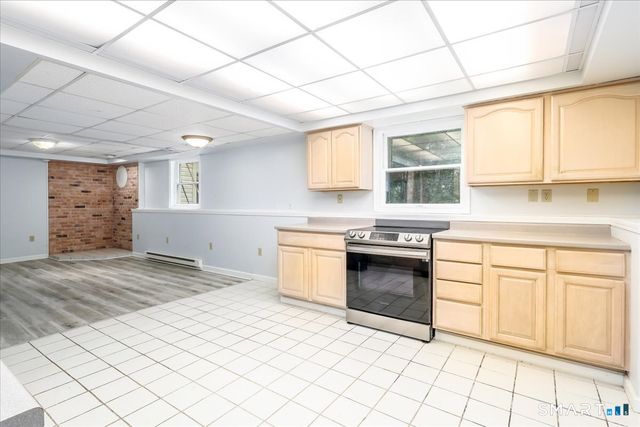 33 Greenknoll Drive, Brookfield, CT 06804