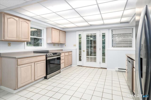 33 Greenknoll Drive, Brookfield, CT 06804