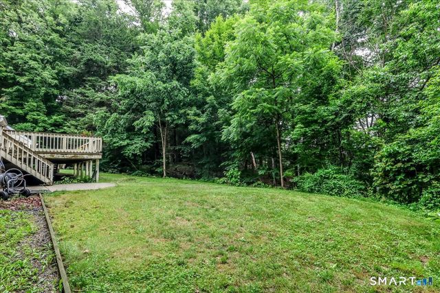 33 Greenknoll Drive, Brookfield, CT 06804