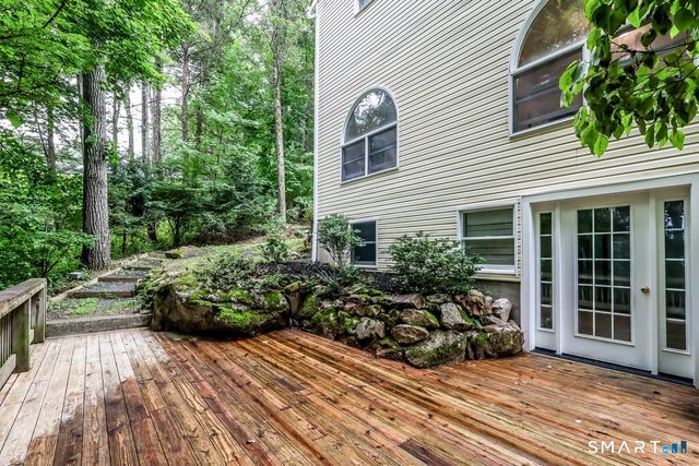 33 Greenknoll Drive, Brookfield, CT 06804