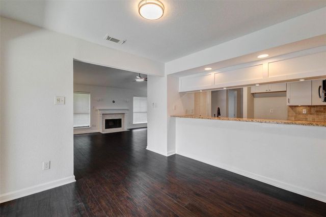 8100 Cambridge Street 114, Houston, TX 77054