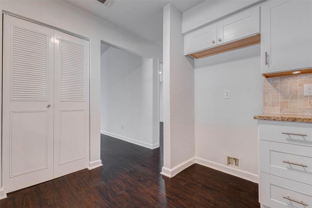 8100 Cambridge Street 114, Houston, TX 77054