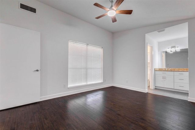 8100 Cambridge Street 114, Houston, TX 77054
