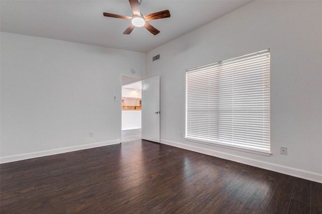 8100 Cambridge Street 114, Houston, TX 77054