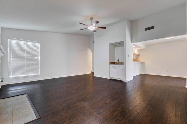 8100 Cambridge Street 114, Houston, TX 77054
