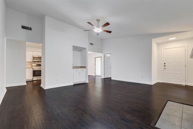 8100 Cambridge Street 114, Houston, TX 77054