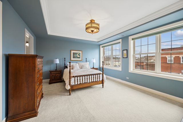 10 E Burlington Street 2B, Riverside, IL 60546