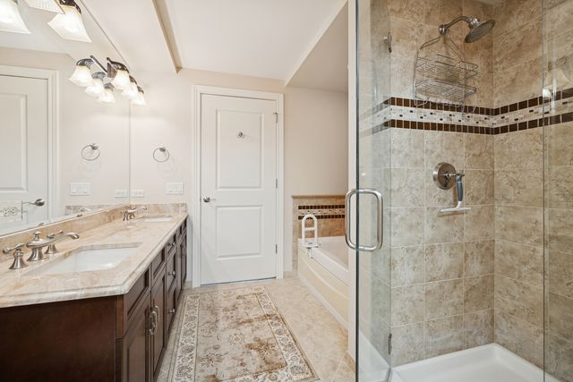 10 E Burlington Street 2B, Riverside, IL 60546