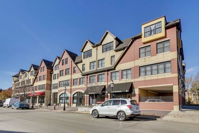 10 E Burlington Street 2B, Riverside, IL 60546