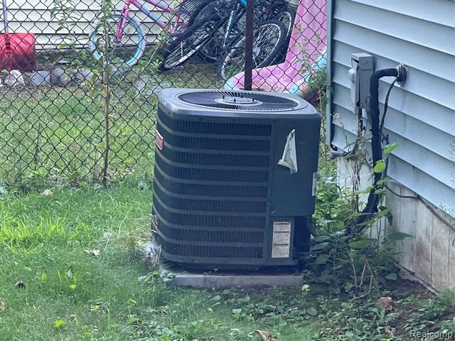 20956 Rensselaer Street, Farmington Hills, MI 48336