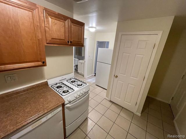 20956 Rensselaer Street, Farmington Hills, MI 48336