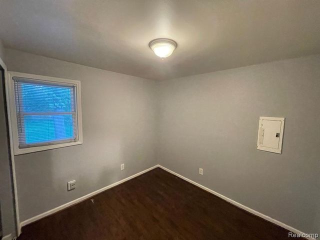 20956 Rensselaer Street, Farmington Hills, MI 48336