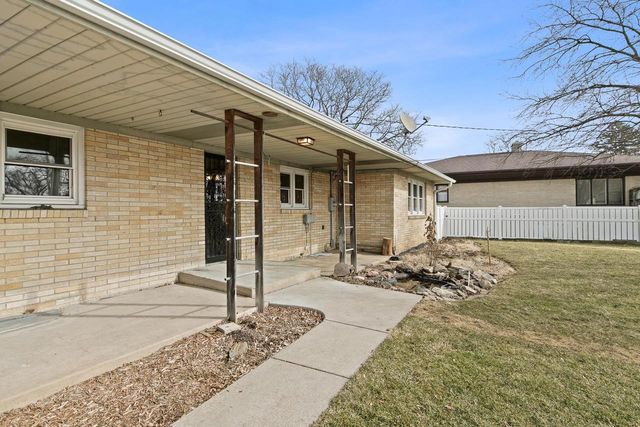 1104 Woodman Road, Janesville, WI 53545