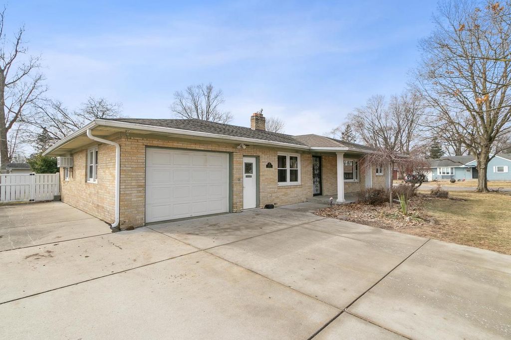 1104 Woodman Road, Janesville, WI 53545