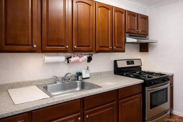 8616 60th Avenue 5P, Elmhurst, NY 11373