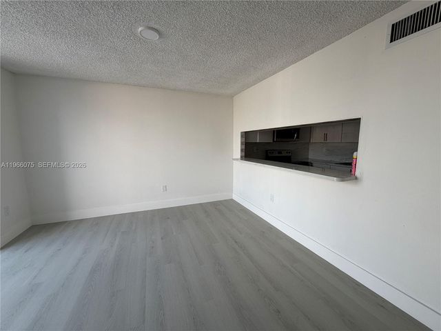 1104 W 44th St 87, Hialeah, FL 33012