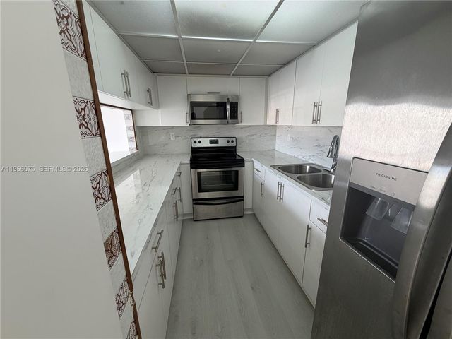 1104 W 44th St 87, Hialeah, FL 33012