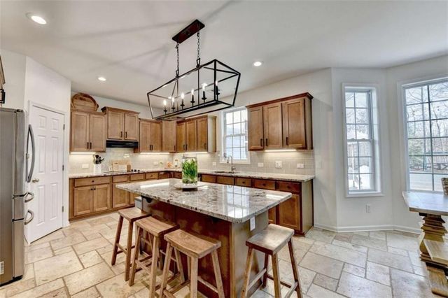 5932 Peacock Lane, Hoschton, GA 30548