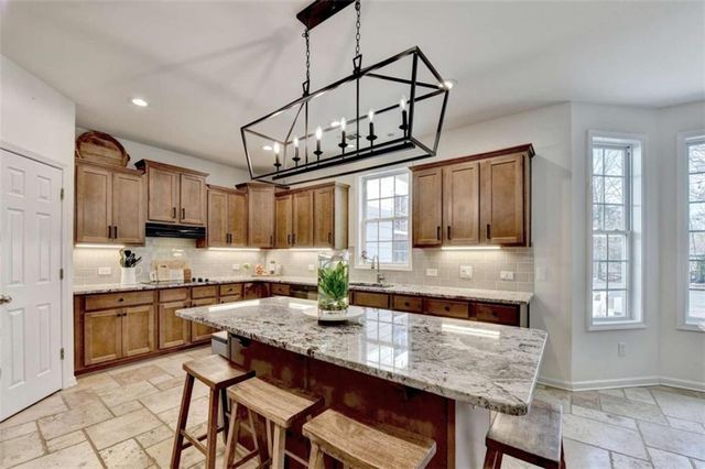 5932 Peacock Lane, Hoschton, GA 30548