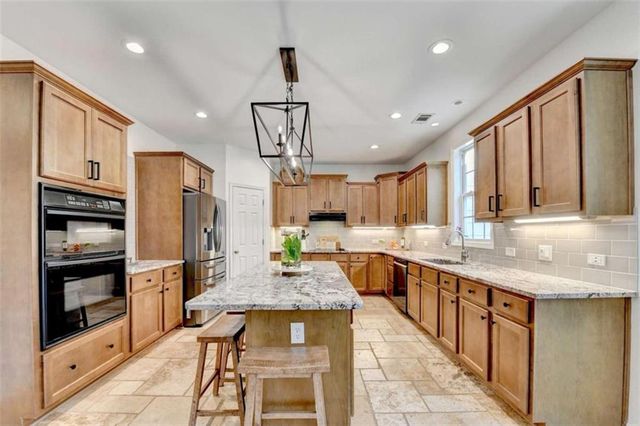 5932 Peacock Lane, Hoschton, GA 30548