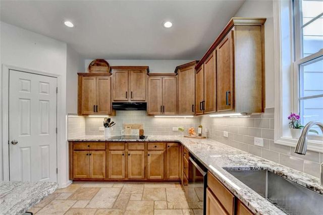 5932 Peacock Lane, Hoschton, GA 30548